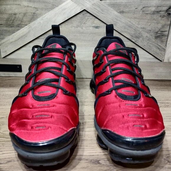 Nike Air VaporMax Plus - University Red/Black - CU4863-600